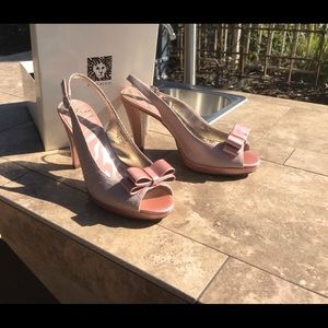 Cute pink heels with bow!